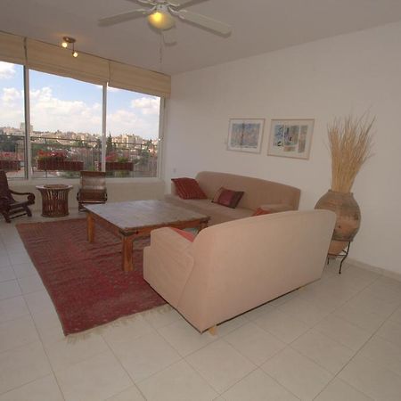 Kfar Saba View Apartment Rum bild