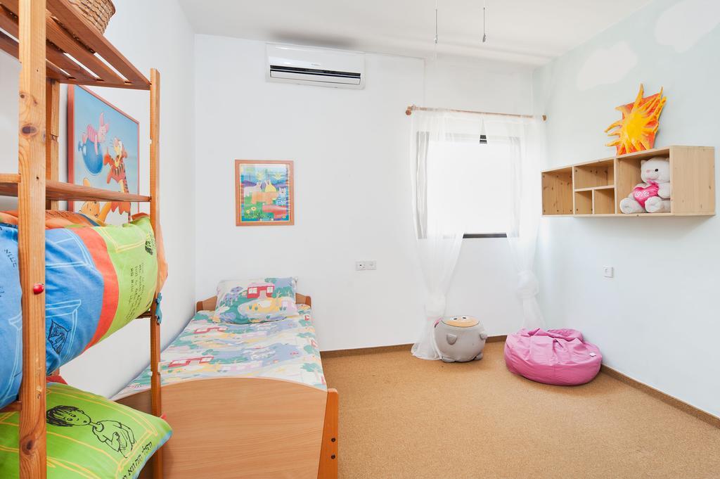 Kfar Saba View Apartment Rum bild